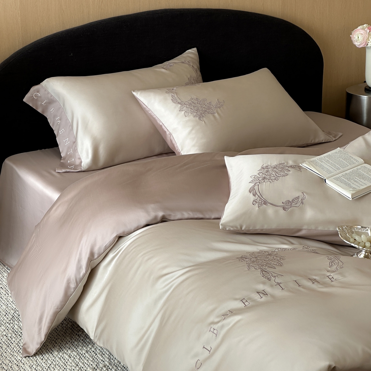 91家纺网 家纺一手货源 找家纺 爱缦 2026新款60s兰精天丝四件套-马吉拉系列-风格二 米褐色