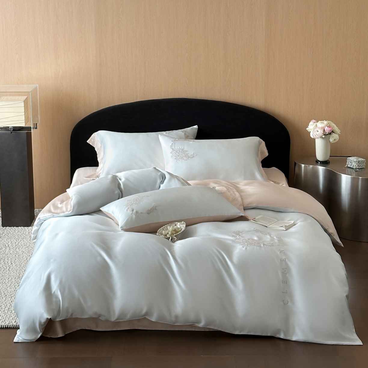 91家纺网 家纺一手货源 找家纺 爱缦 2026新款60s兰精天丝四件套-马吉拉系列-风格二 蓝米杏