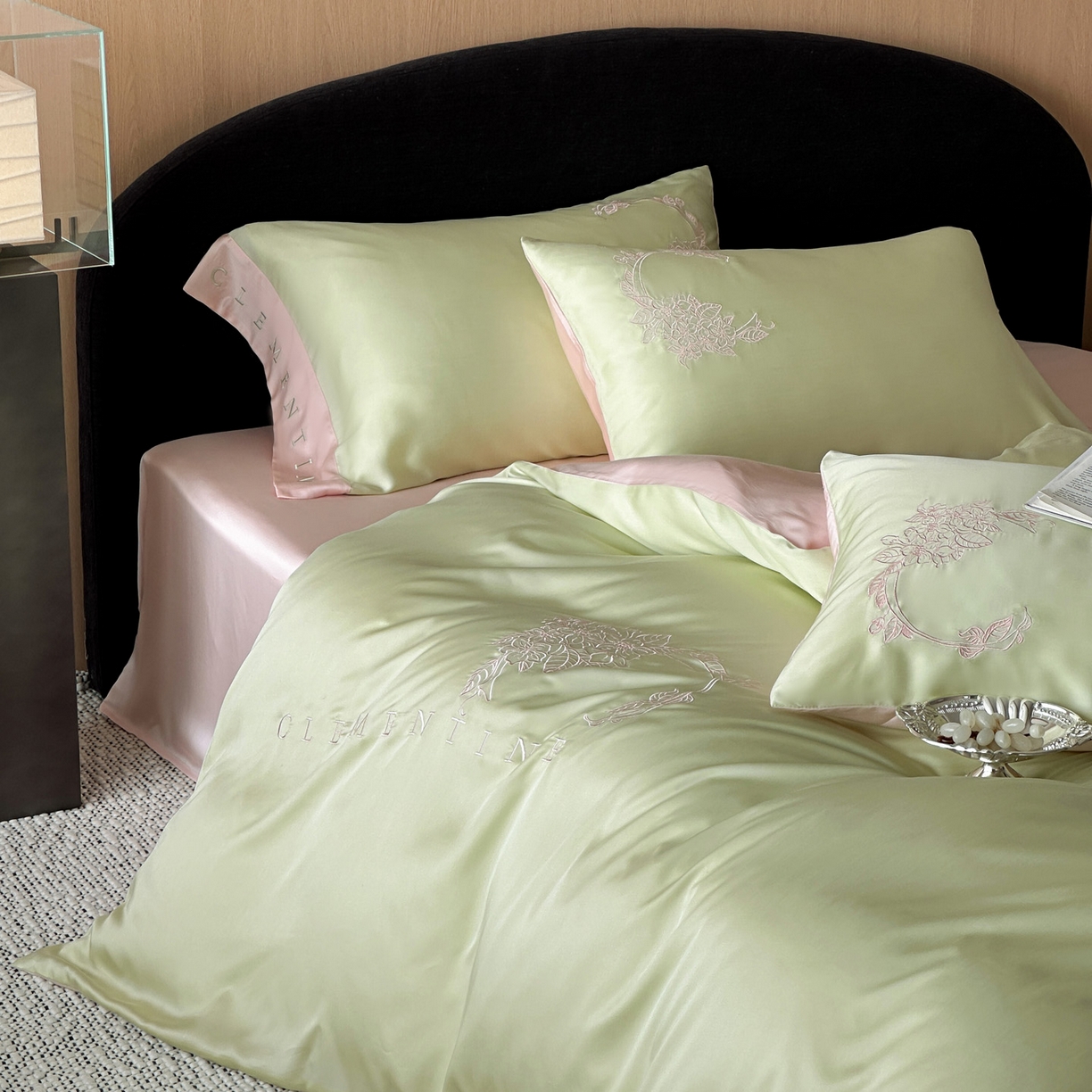 91家纺网 家纺一手货源 找家纺 爱缦 2026新款60s兰精天丝四件套-马吉拉系列-风格二 绿精灵