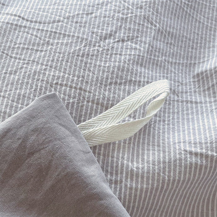 91家纺网 家纺一手货源 找家纺 春皖家纺 2026春夏新款全棉纯棉水洗棉单被套被套单件单品被套 细条灰