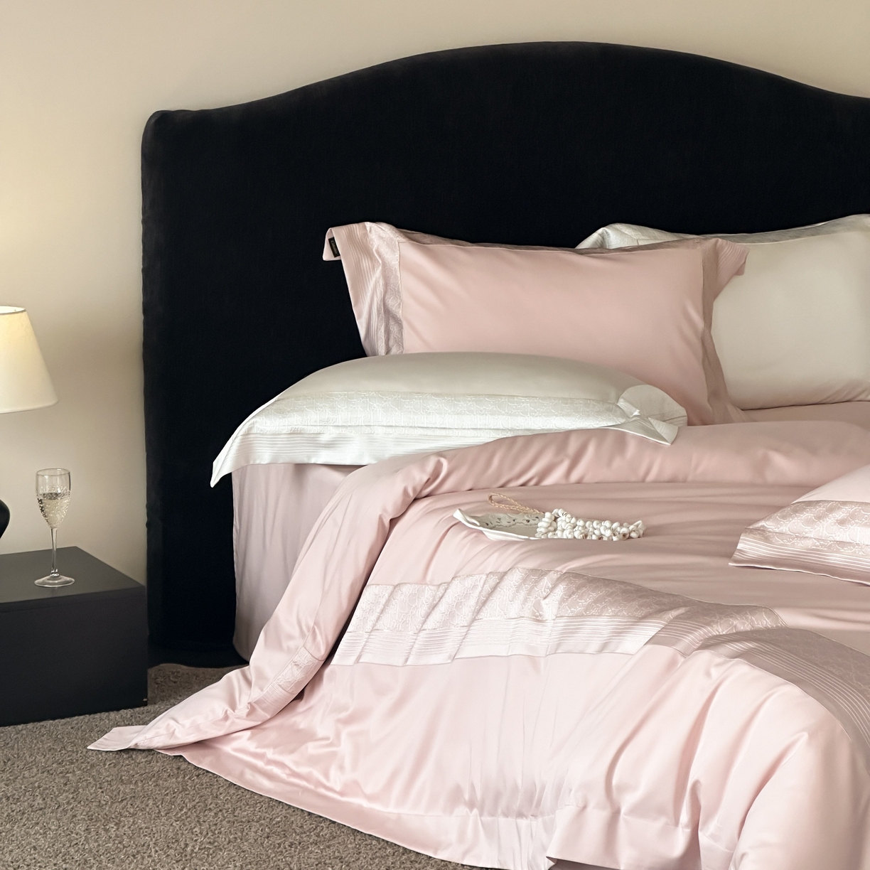 91家纺网 家纺一手货源 找家纺 卡巴伦家纺 2026新款高精密立体压边款四件套-奥黛丽 奥黛丽-粉