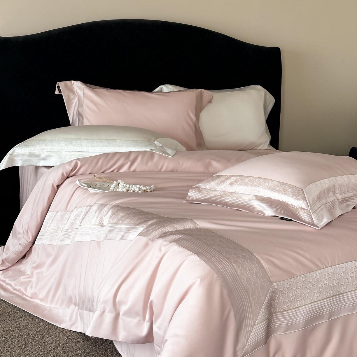 91家纺网 家纺一手货源 找家纺 卡巴伦家纺 2026新款高精密立体压边款四件套-奥黛丽 奥黛丽-粉