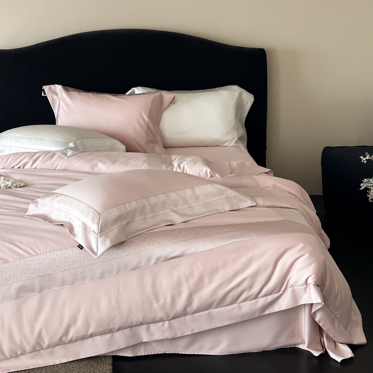 91家纺网 家纺一手货源 找家纺 卡巴伦家纺 2026新款高精密立体压边款四件套-奥黛丽 奥黛丽-粉