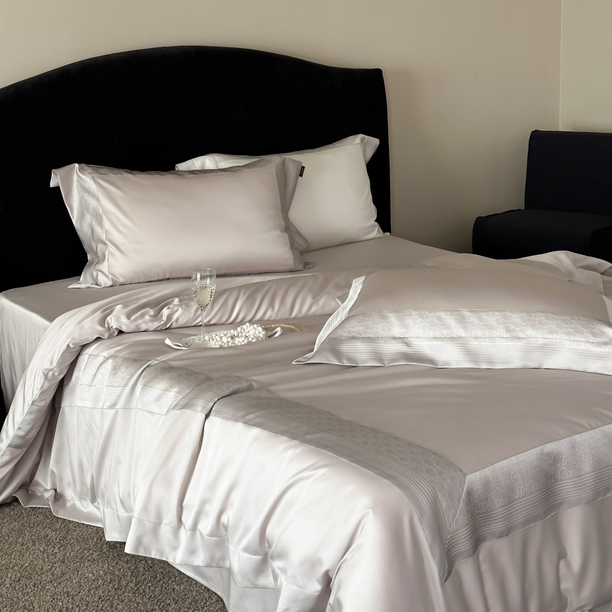 91家纺网 家纺一手货源 找家纺 卡巴伦家纺 2026新款高精密立体压边款四件套-奥黛丽 奥黛丽-灰