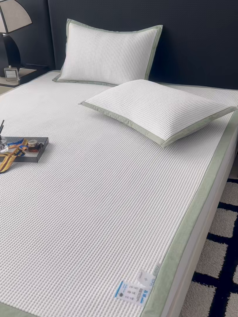 91家纺网 家纺一手货源 找家纺 安哆啦家纺 2026新款480克高端PE冰豆豆软凉席席子 华夫格-温柔白