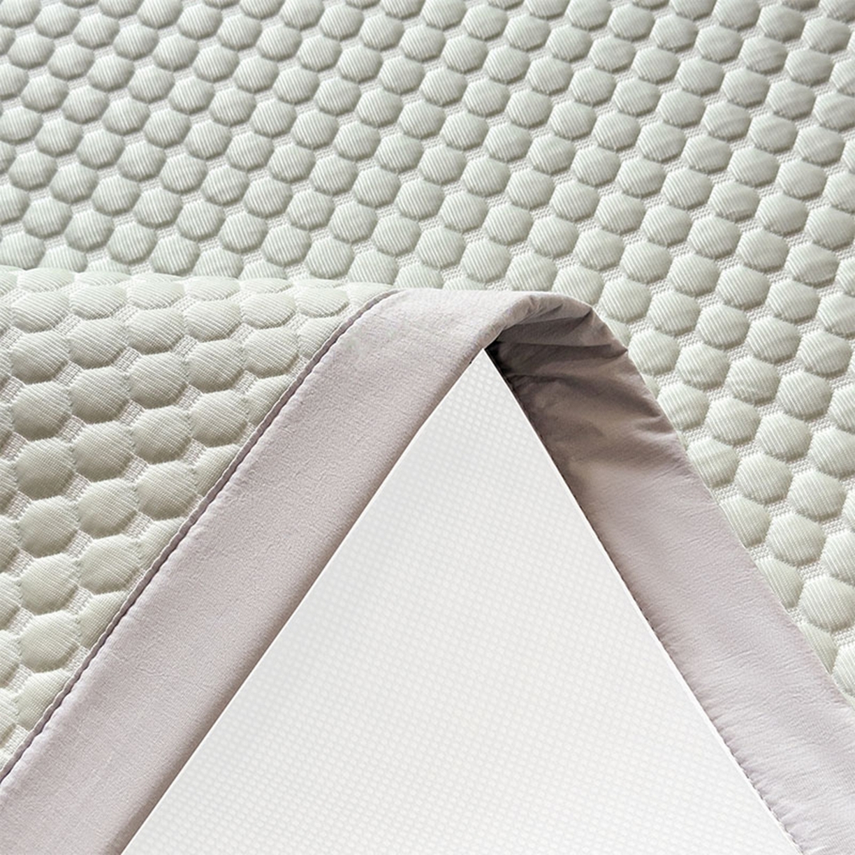 91家纺网 家纺一手货源 找家纺 几禾 2026新款大豆豆刺绣款席子凉席-小熊饼干 果绿-床席款