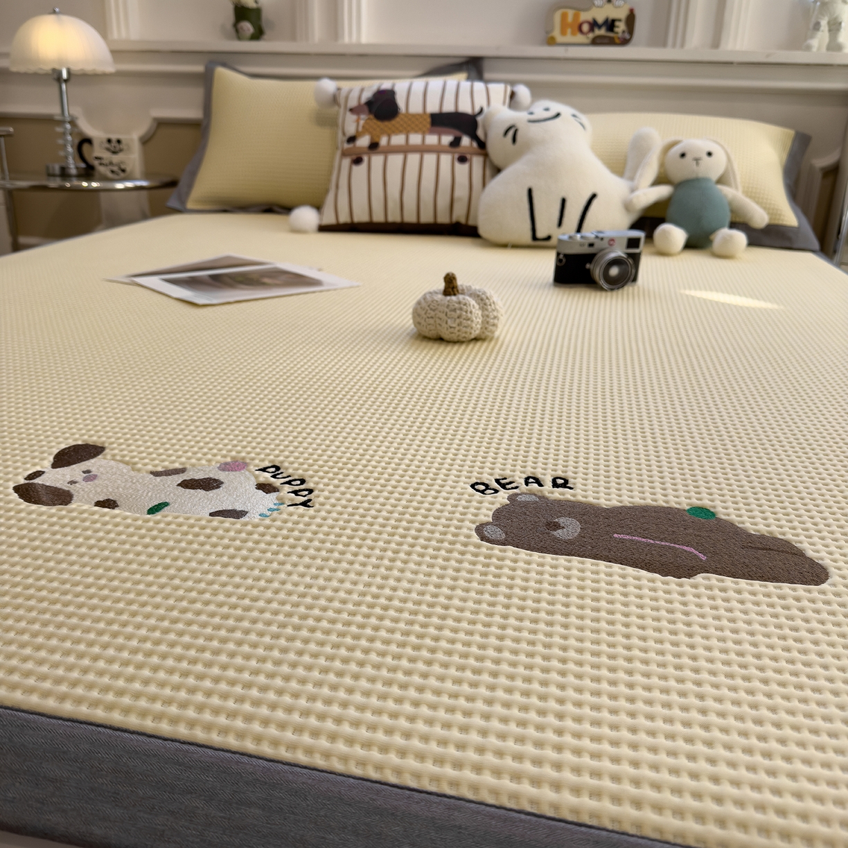 91家纺网 家纺一手货源 找家纺 （总）几禾 2026新款华夫格刺绣款席子凉席