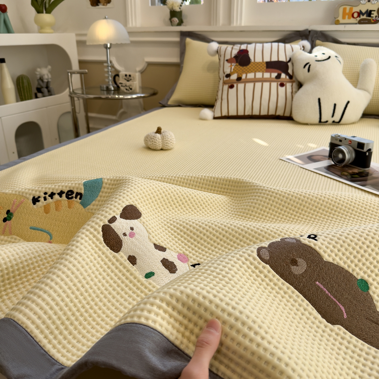 91家纺网 家纺一手货源 找家纺 （总）几禾 2026新款华夫格刺绣款席子凉席