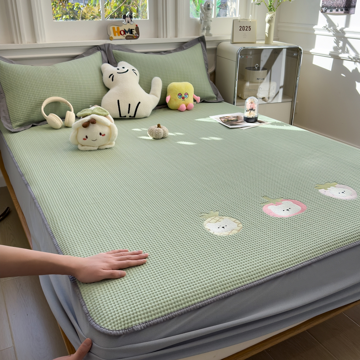 91家纺网 家纺一手货源 找家纺 （总）几禾 2026新款华夫格刺绣款席子凉席