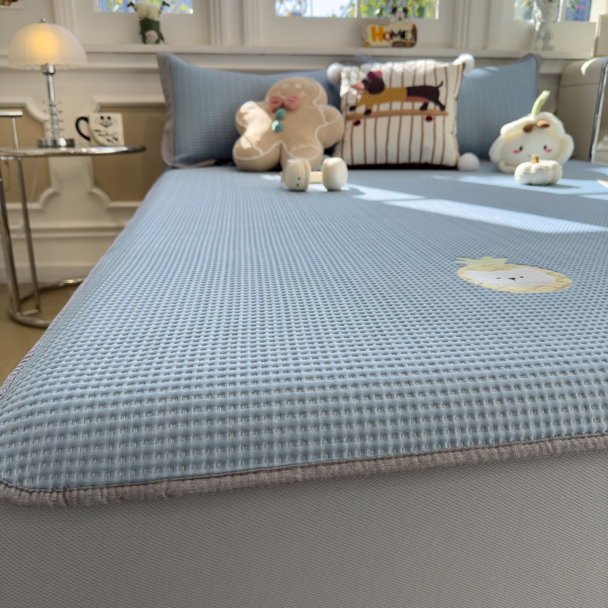 91家纺网 家纺一手货源 找家纺 几禾 2026新款华夫格刺绣款席子凉席 奶冻喵-湖蓝-床笠款