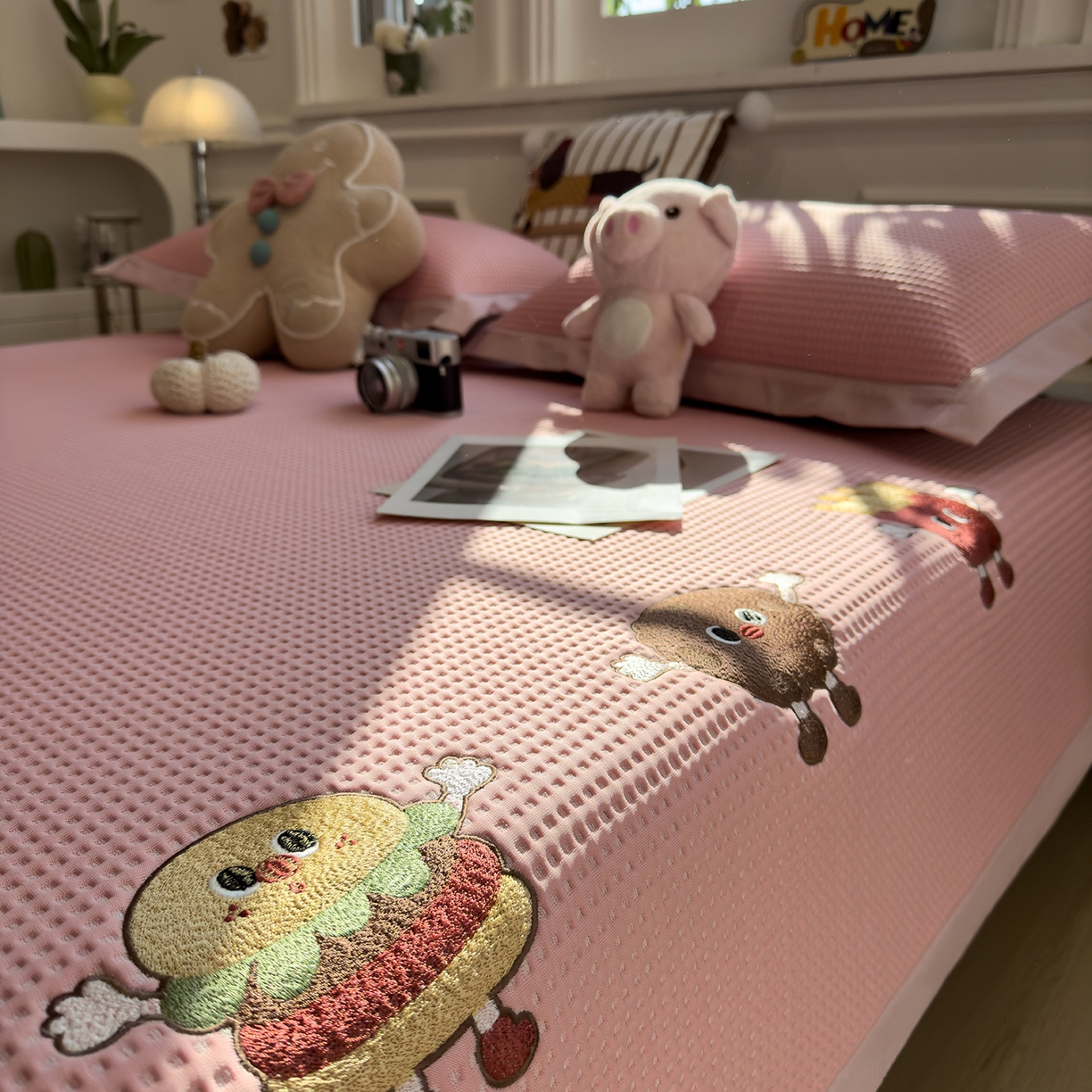 91家纺网 家纺一手货源 找家纺 几禾 2026新款华夫格刺绣款席子凉席 可可喵派-床席款