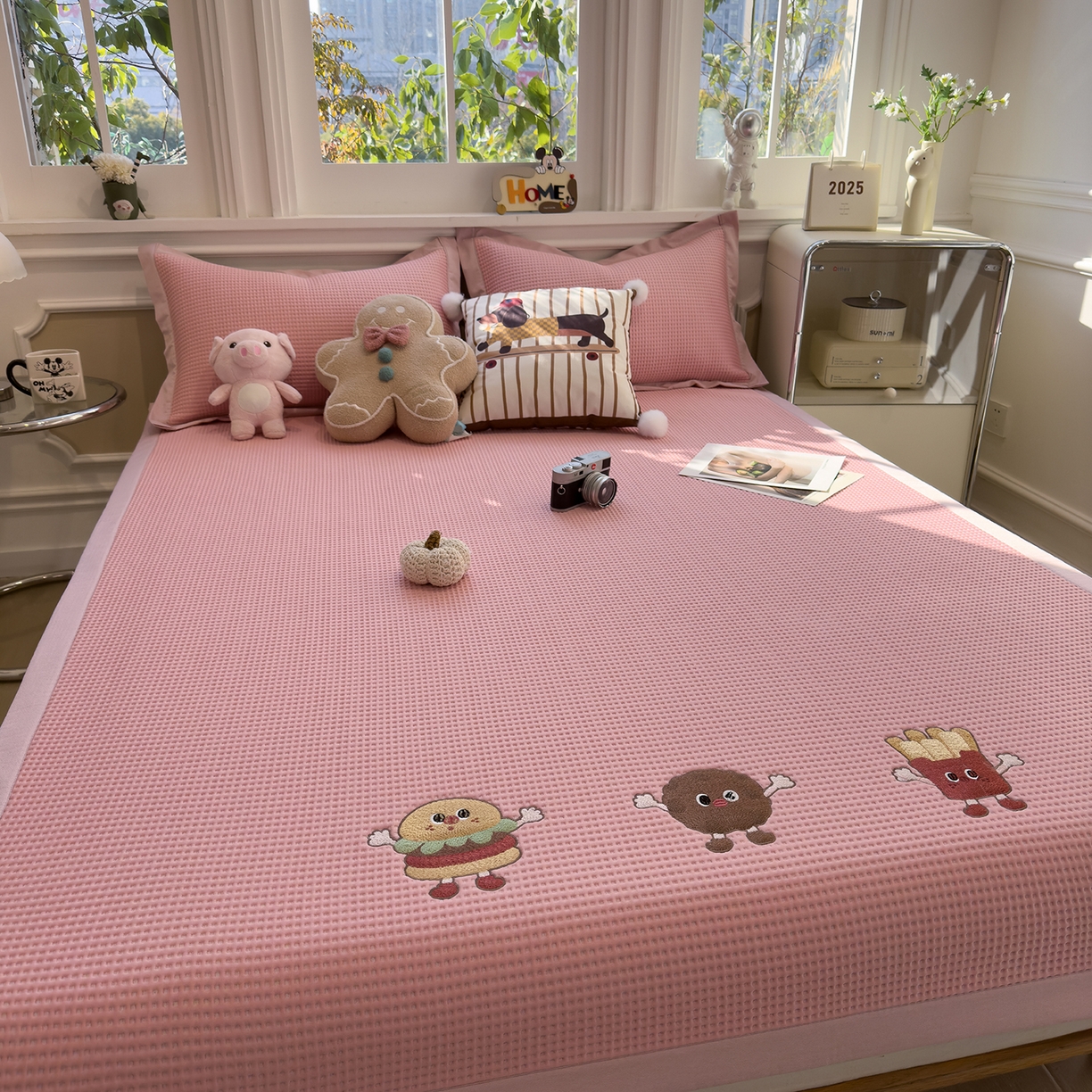 91家纺网 家纺一手货源 找家纺 几禾 2026新款华夫格刺绣款席子凉席 可可喵派-床席款