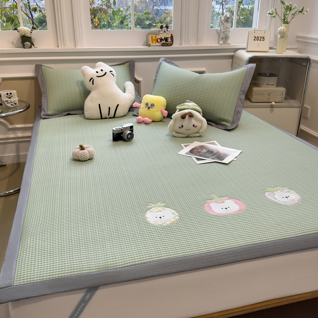 91家纺网 家纺一手货源 找家纺 几禾 2026新款华夫格刺绣款席子凉席 奶冻喵-果绿-床席款