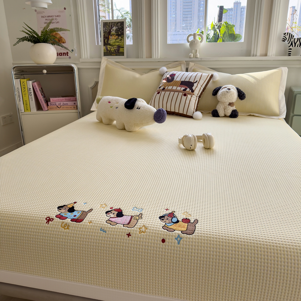 91家纺网 家纺一手货源 找家纺 几禾 2026新款华夫格刺绣款席子凉席 趣味腊肠狗-床席款