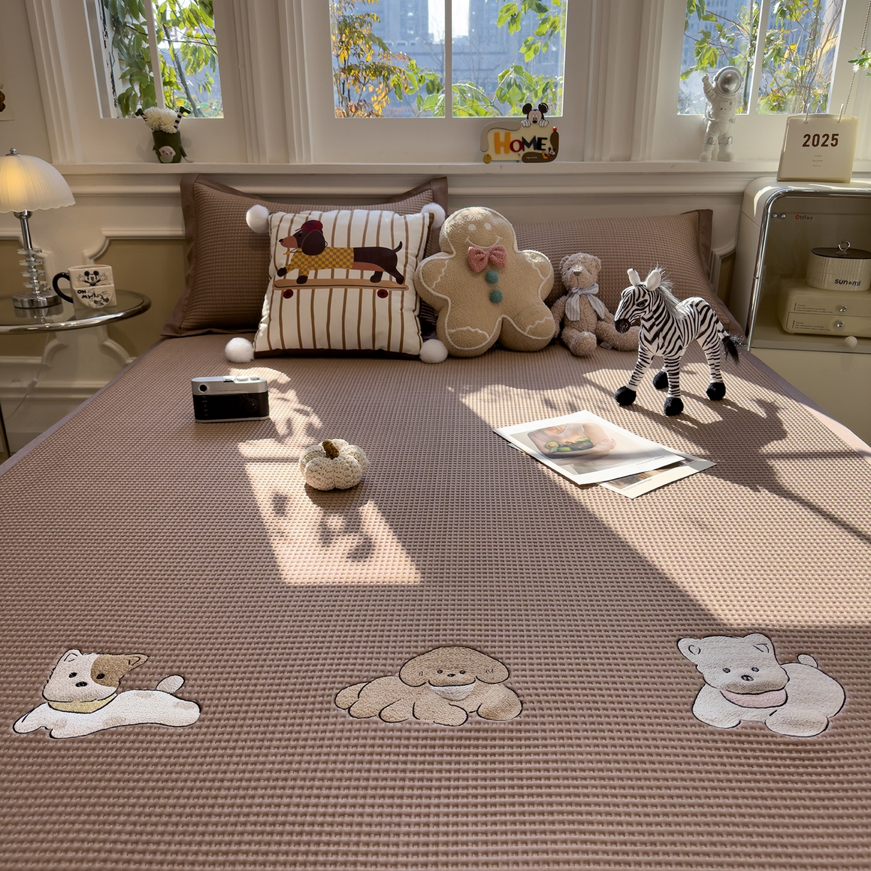 91家纺网 家纺一手货源 找家纺 几禾 2026新款华夫格刺绣款席子凉席 躺躺岛-咖啡棕-床席款