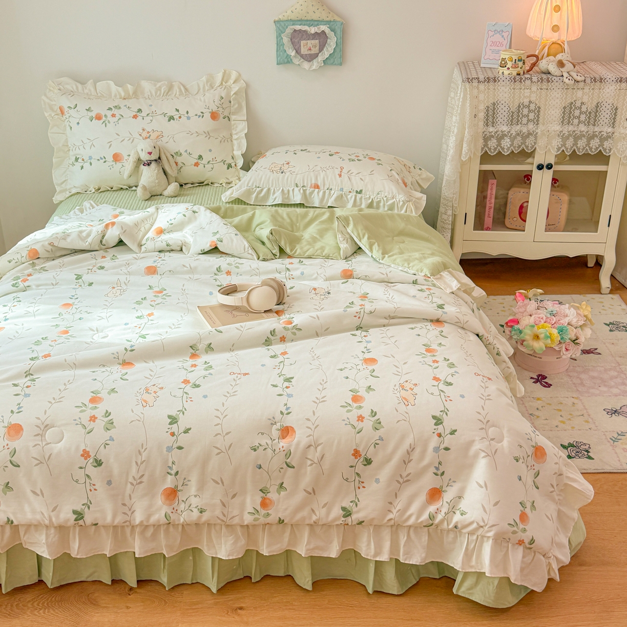 91家纺网 家纺一手货源 找家纺 简宜家居（朝初家纺） 2026新款全棉花边夏被全棉床盖夏被四件套 牵藤兔