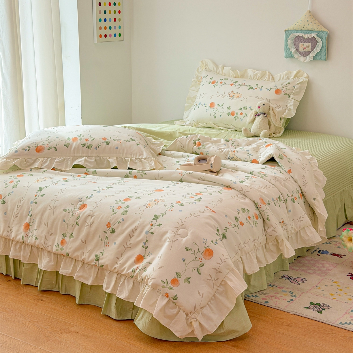 91家纺网 家纺一手货源 找家纺 简宜家居（朝初家纺） 2026新款全棉花边夏被全棉床盖夏被四件套 牵藤兔