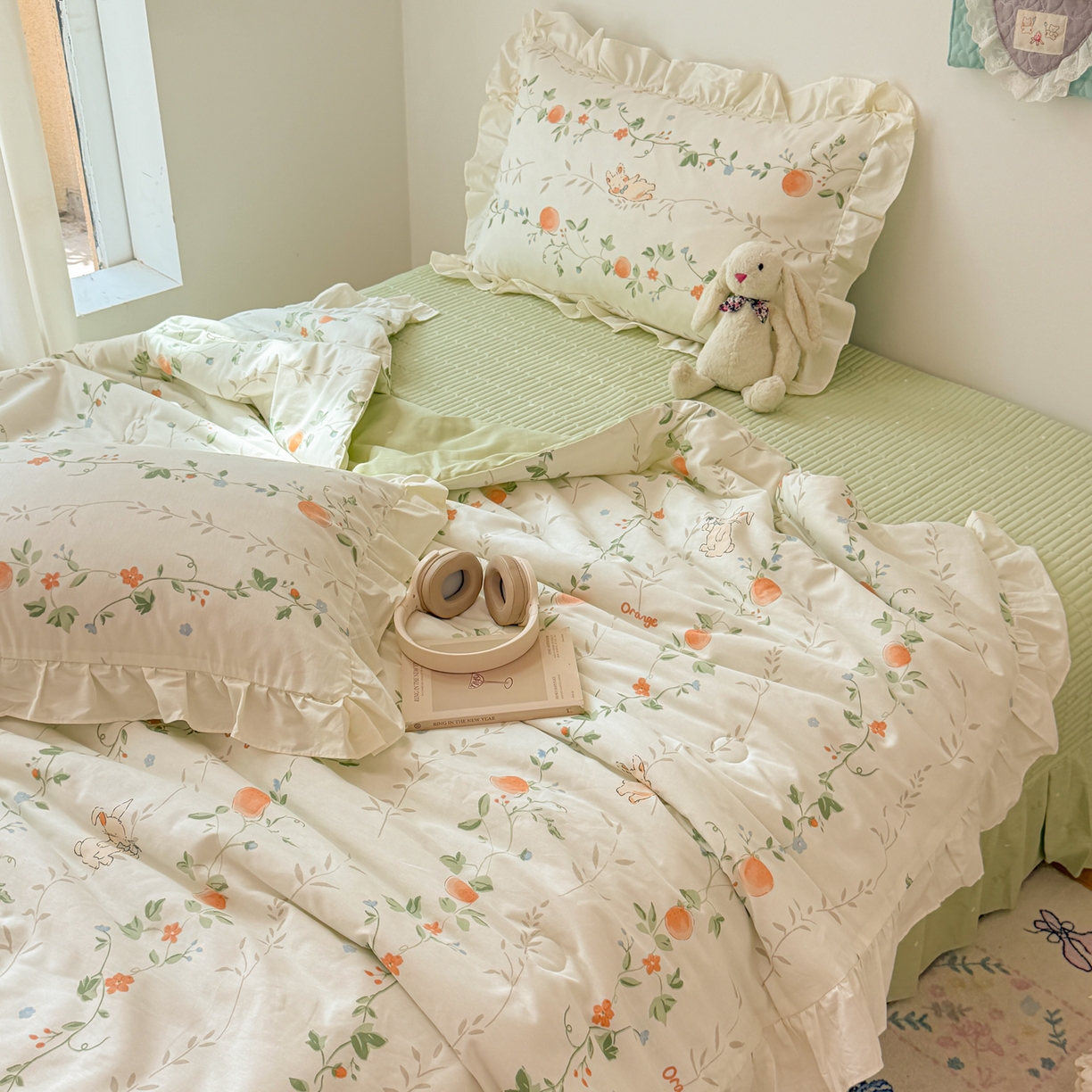 91家纺网 家纺一手货源 找家纺 简宜家居（朝初家纺） 2026新款全棉花边夏被全棉床盖夏被四件套 牵藤兔