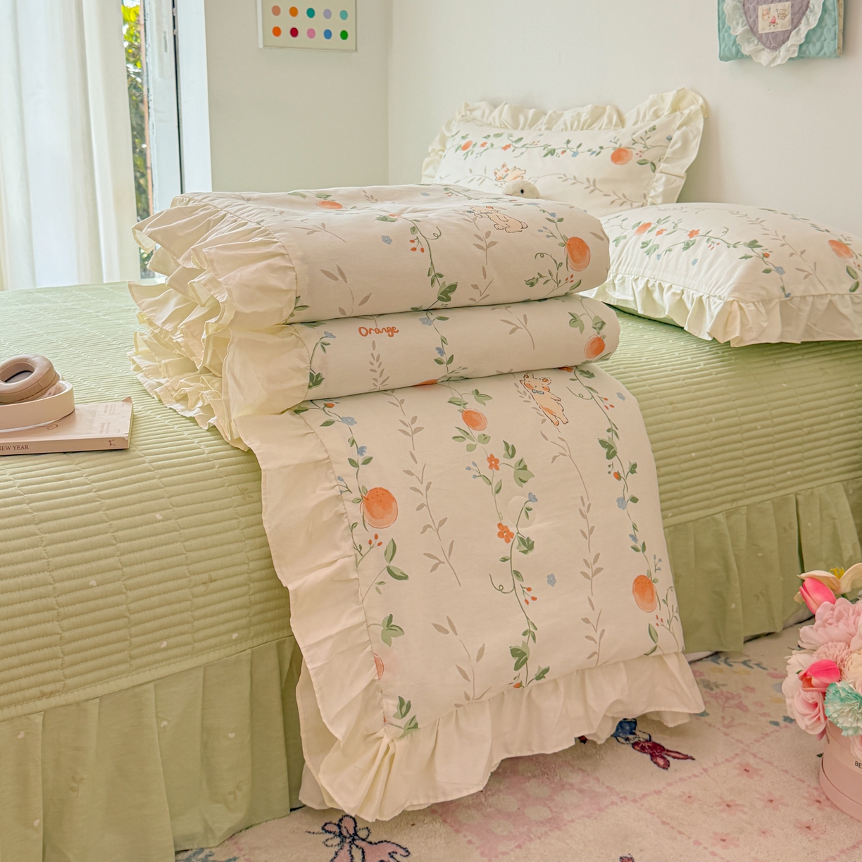 91家纺网 家纺一手货源 找家纺 简宜家居（朝初家纺） 2026新款全棉花边夏被全棉床盖夏被四件套 牵藤兔