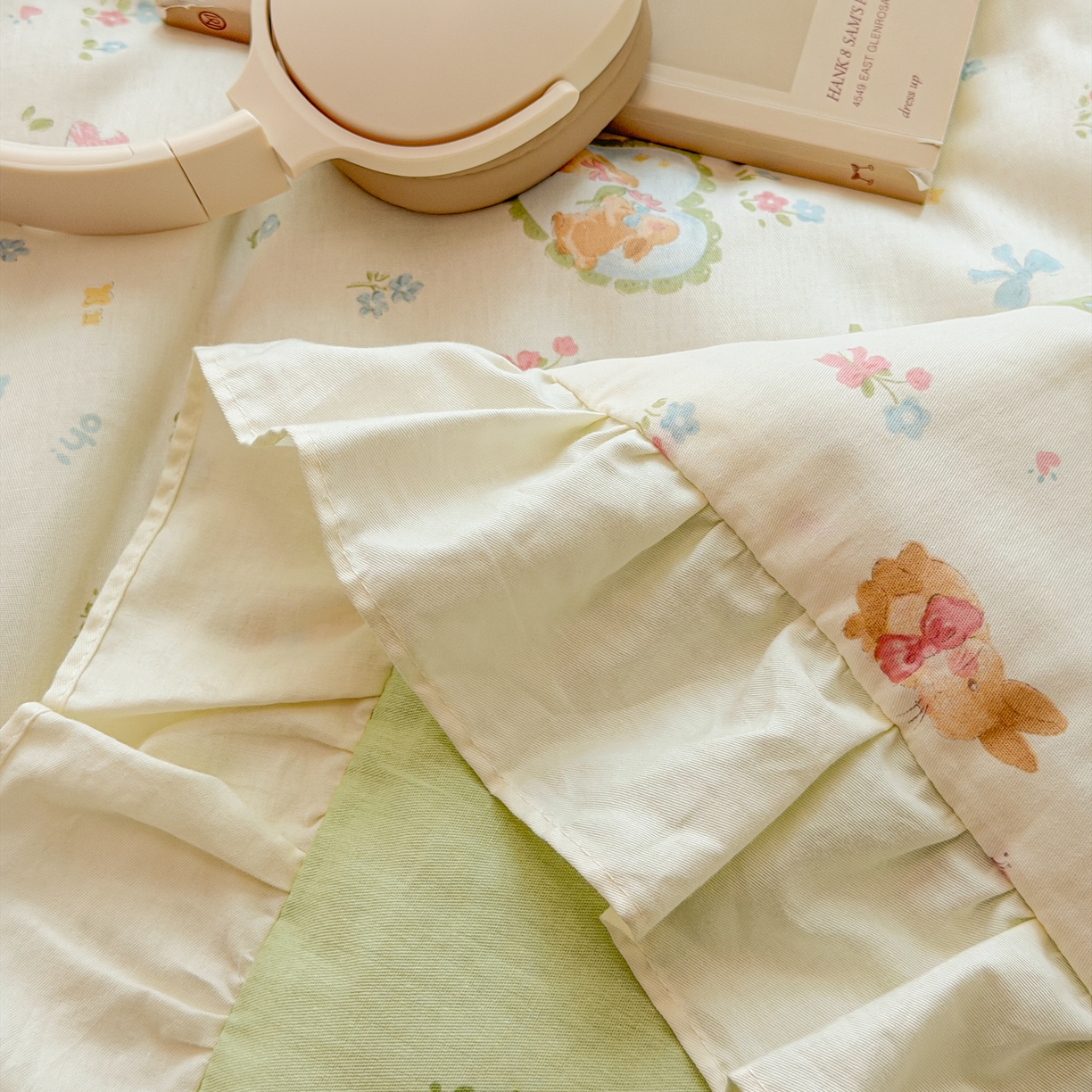 91家纺网 家纺一手货源 找家纺 简宜家居（朝初家纺） 2026新款全棉花边夏被全棉床盖夏被四件套 兔与花笺