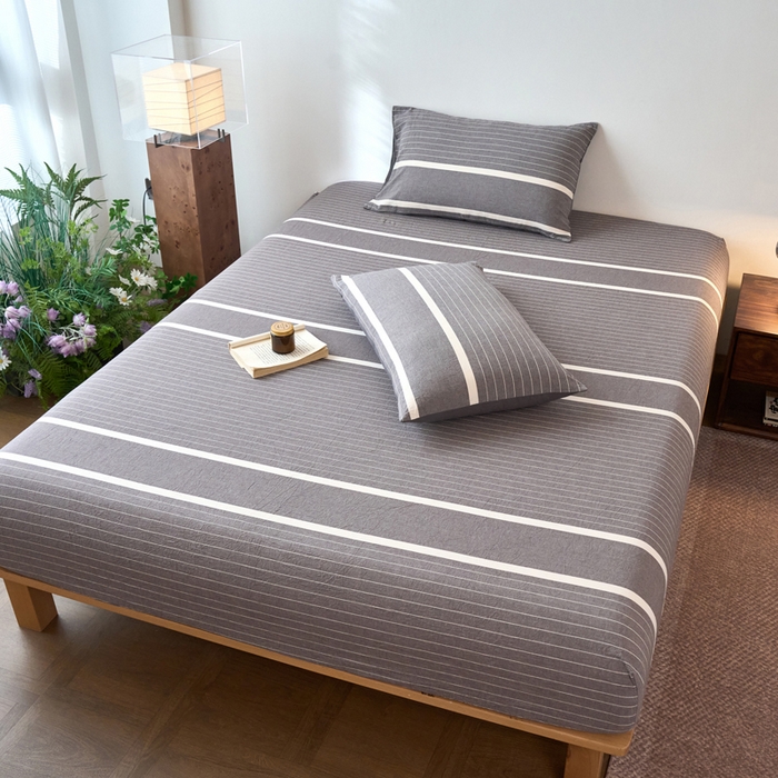 91家纺网 家纺一手货源 找家纺 春皖家纺 2026春夏新款全棉纯棉水洗棉单品系列床笠单件床笠单品-A版单床笠 素雅-灰条