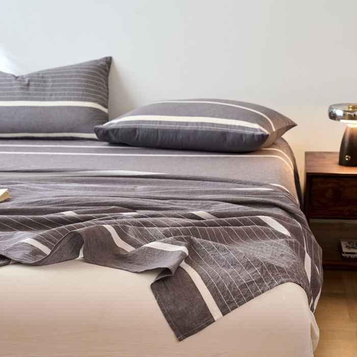 91家纺网 家纺一手货源 找家纺 春皖家纺 2026春夏新款全棉纯棉水洗棉单品系列床单单件床单单品-A版单床单 素雅-灰条