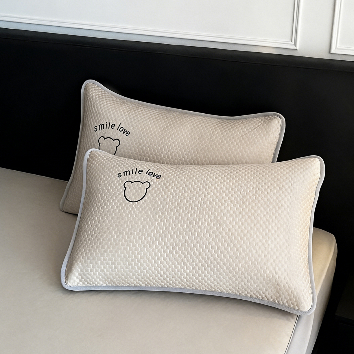 91家纺网 家纺一手货源 找家纺 奇丝雅 2026新款夏季A类绣花PE冰豆豆冰丝凉席枕套凉感家用单人学生宿舍48×74cm 八宝熊-咖