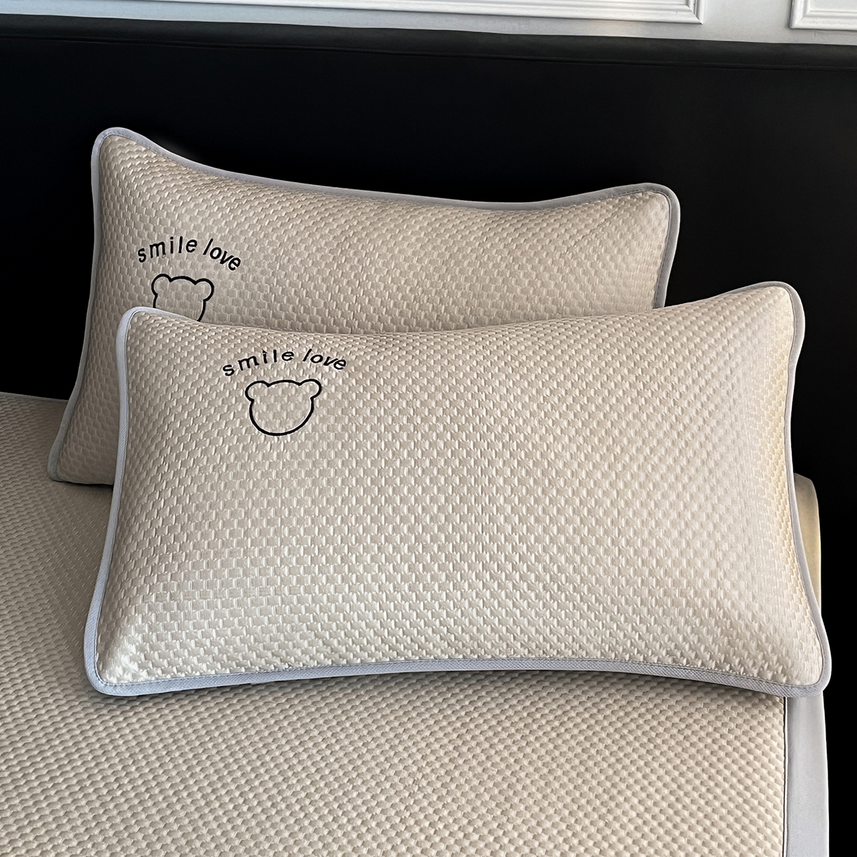 奇丝雅 2026新款夏季A类绣花PE冰豆豆冰丝凉席枕套凉感家用单人学生宿舍48×74cm 八宝熊-咖