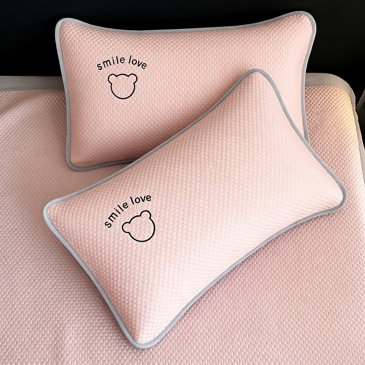 91家纺网 家纺一手货源 找家纺 （总）奇丝雅 2026新款夏季A类绣花PE冰豆豆冰丝凉席枕套凉感家用单人学生宿舍48×74cm