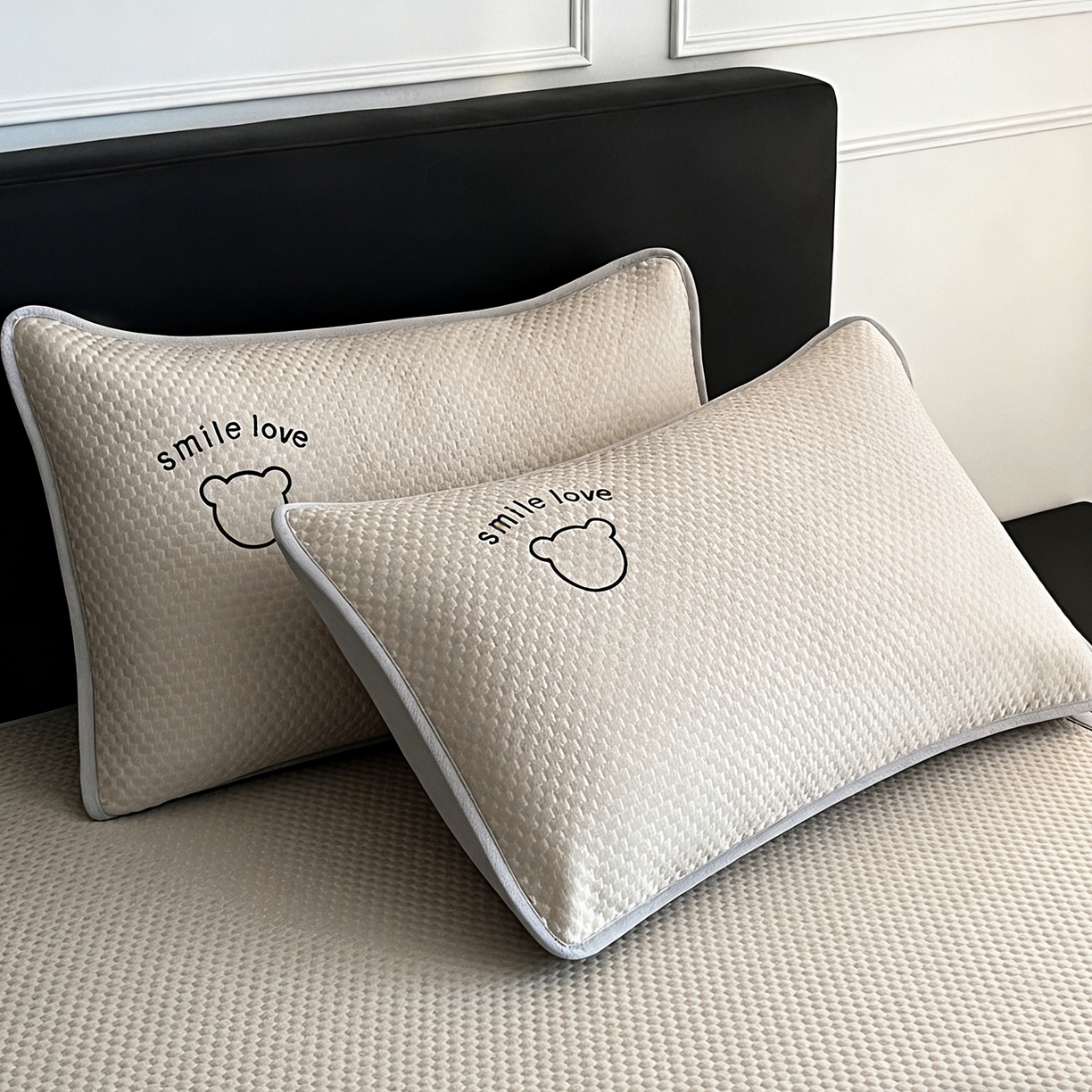 91家纺网 家纺一手货源 找家纺 奇丝雅 2026新款夏季A类绣花PE冰豆豆冰丝凉席枕套凉感家用单人学生宿舍48×74cm 八宝熊-咖