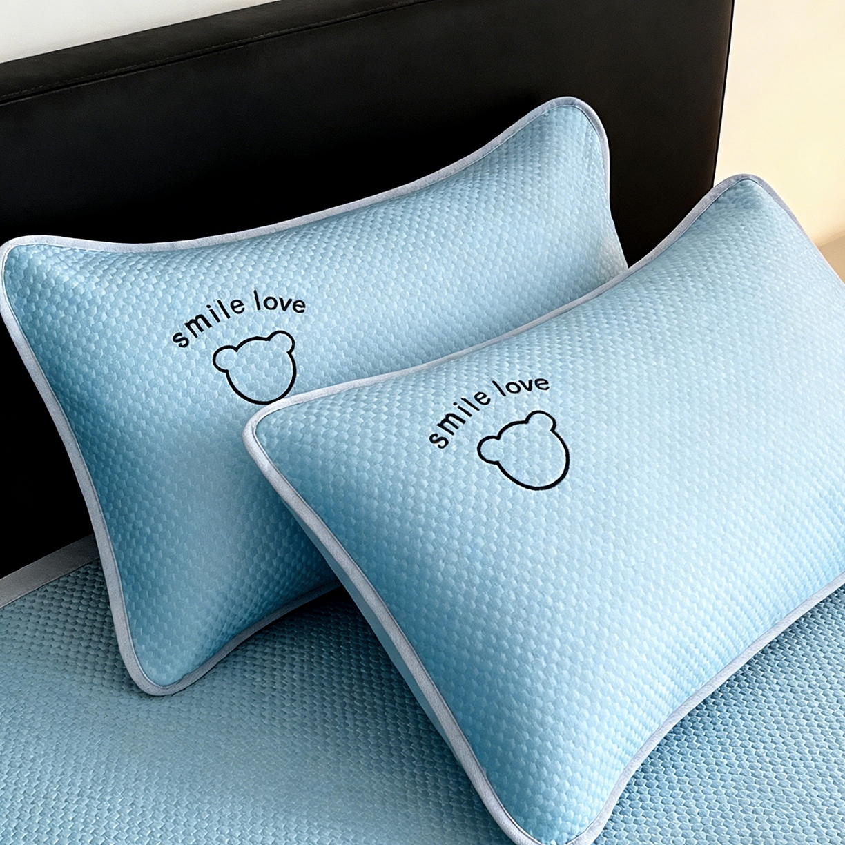 91家纺网 家纺一手货源 找家纺 奇丝雅 2026新款夏季A类绣花PE冰豆豆冰丝凉席枕套凉感家用单人学生宿舍48×74cm 八宝熊-蓝