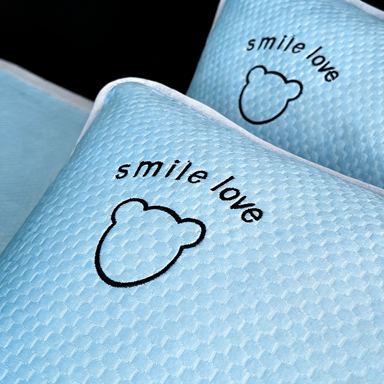 91家纺网 家纺一手货源 找家纺 奇丝雅 2026新款夏季A类绣花PE冰豆豆冰丝凉席枕套凉感家用单人学生宿舍48×74cm 八宝熊-蓝