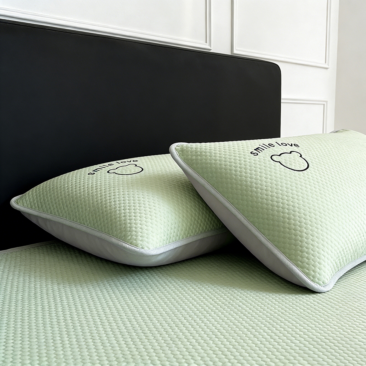 91家纺网 家纺一手货源 找家纺 奇丝雅 2026新款夏季A类绣花PE冰豆豆冰丝凉席枕套凉感家用单人学生宿舍48×74cm 八宝熊-绿