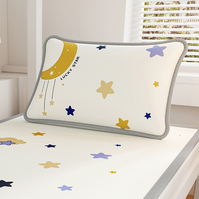 91家纺网 家纺一手货源 找家纺 奇丝雅 2026夏季A类数码印花卡通冰丝凉席枕套凉感家用儿童可机洗单人学生宿舍48×74 满天星辰