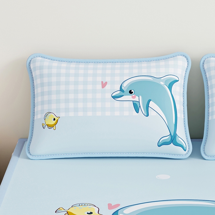 91家纺网 家纺一手货源 找家纺 奇丝雅 2026夏季A类数码印花卡通冰丝凉席枕套凉感家用儿童可机洗单人学生宿舍48×74 海豚奇遇