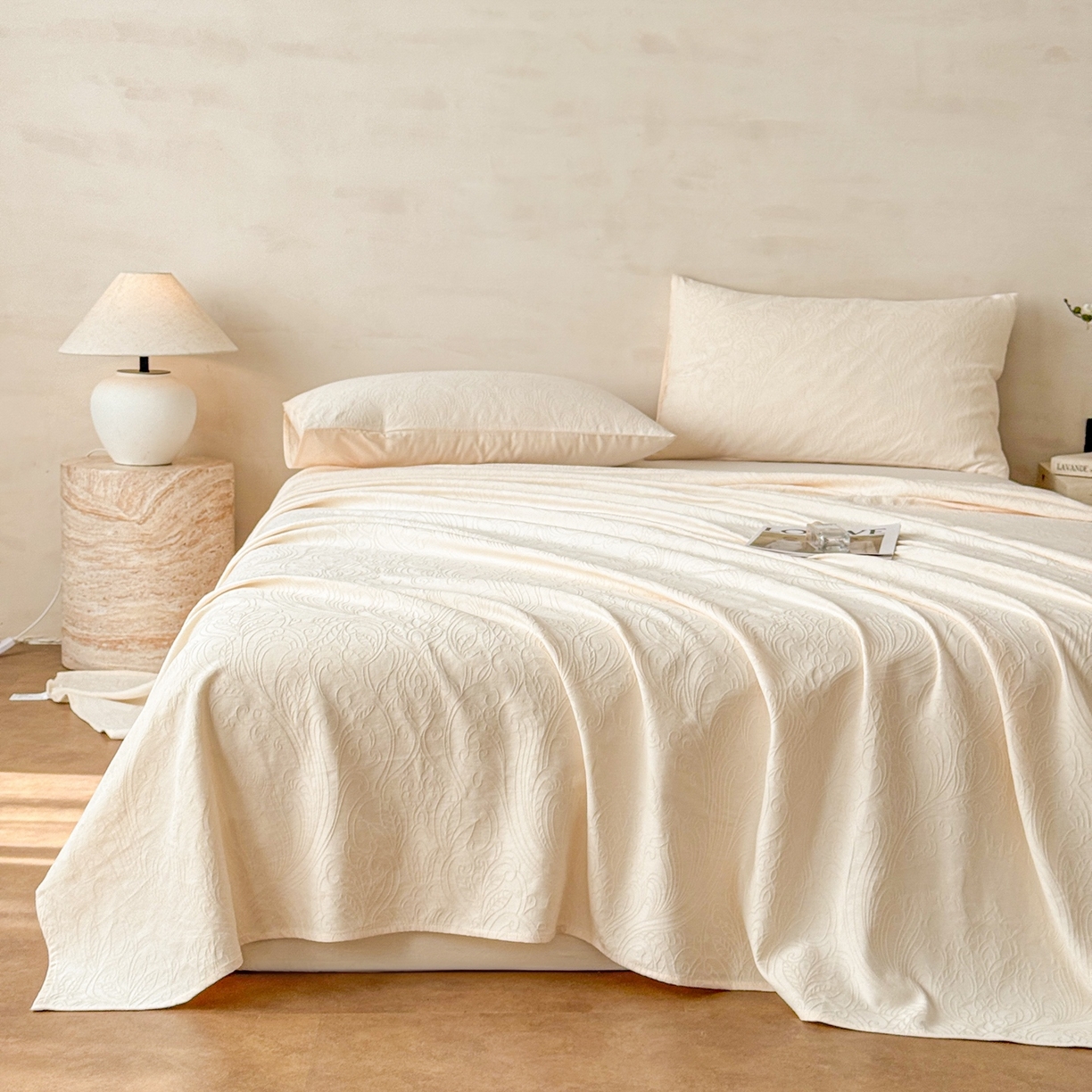 91家纺网 家纺一手货源 找家纺 眠博士 2026新款全棉提花床单单床单床单单件 冠马踏云-奶白