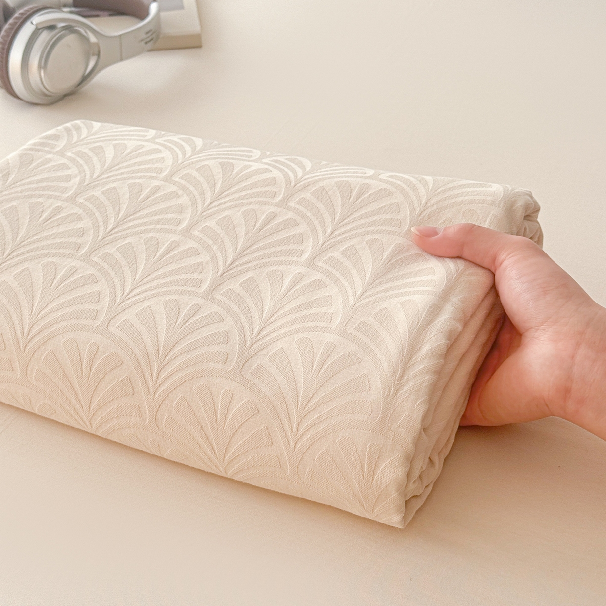 91家纺网 家纺一手货源 找家纺 眠博士 2026新款全棉提花床单单床单床单单件 杏影-奶白