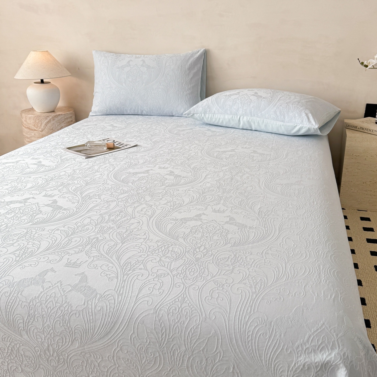 91家纺网 家纺一手货源 找家纺 眠博士 2026新款全棉提花床单单床单床单单件 冠马踏云-嫩蓝