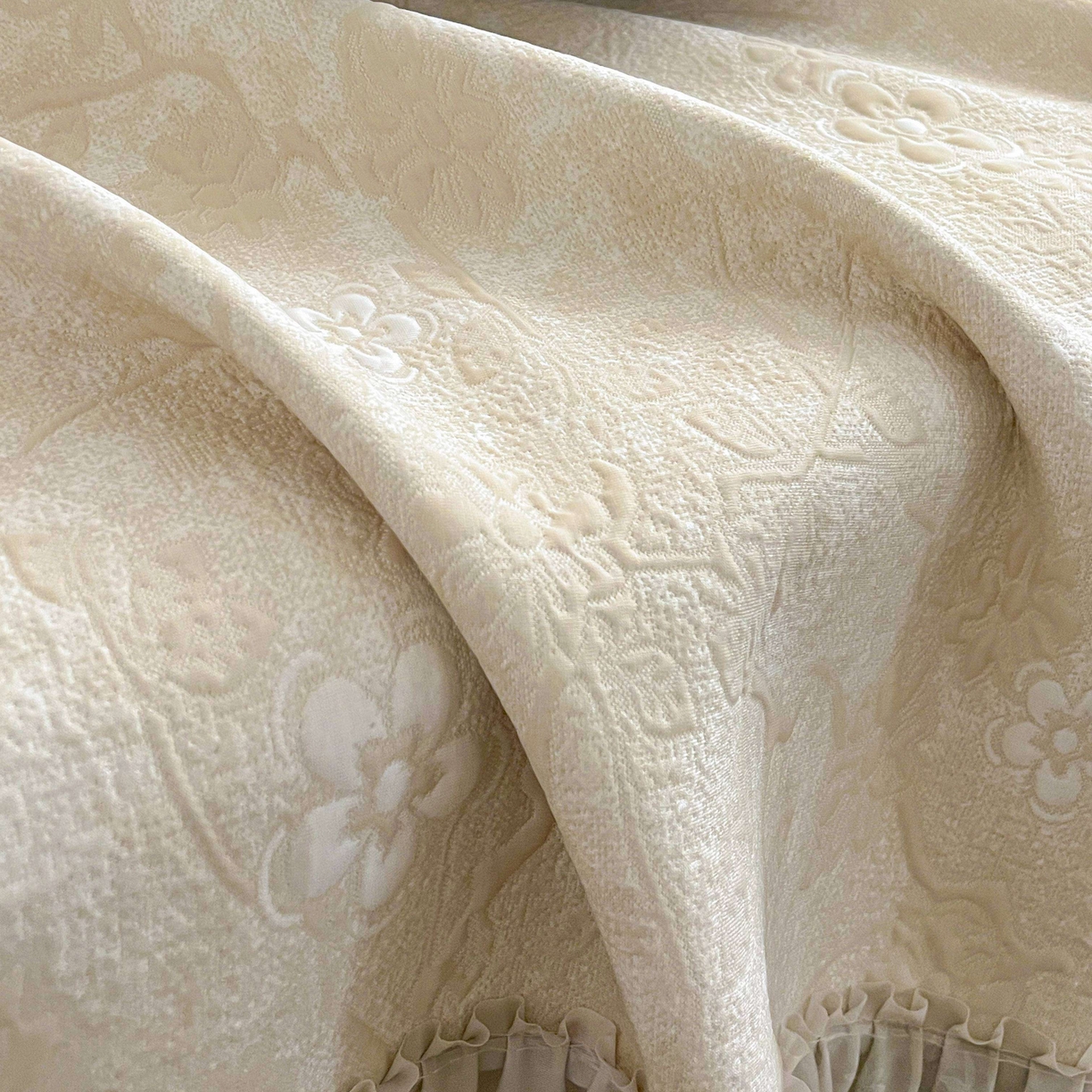 91家纺网 家纺一手货源 找家纺 宅家居 2026春夏新款PE高分子复合软提花凉席豆豆席大床裙三件套-暗香系列 暗香-香槟