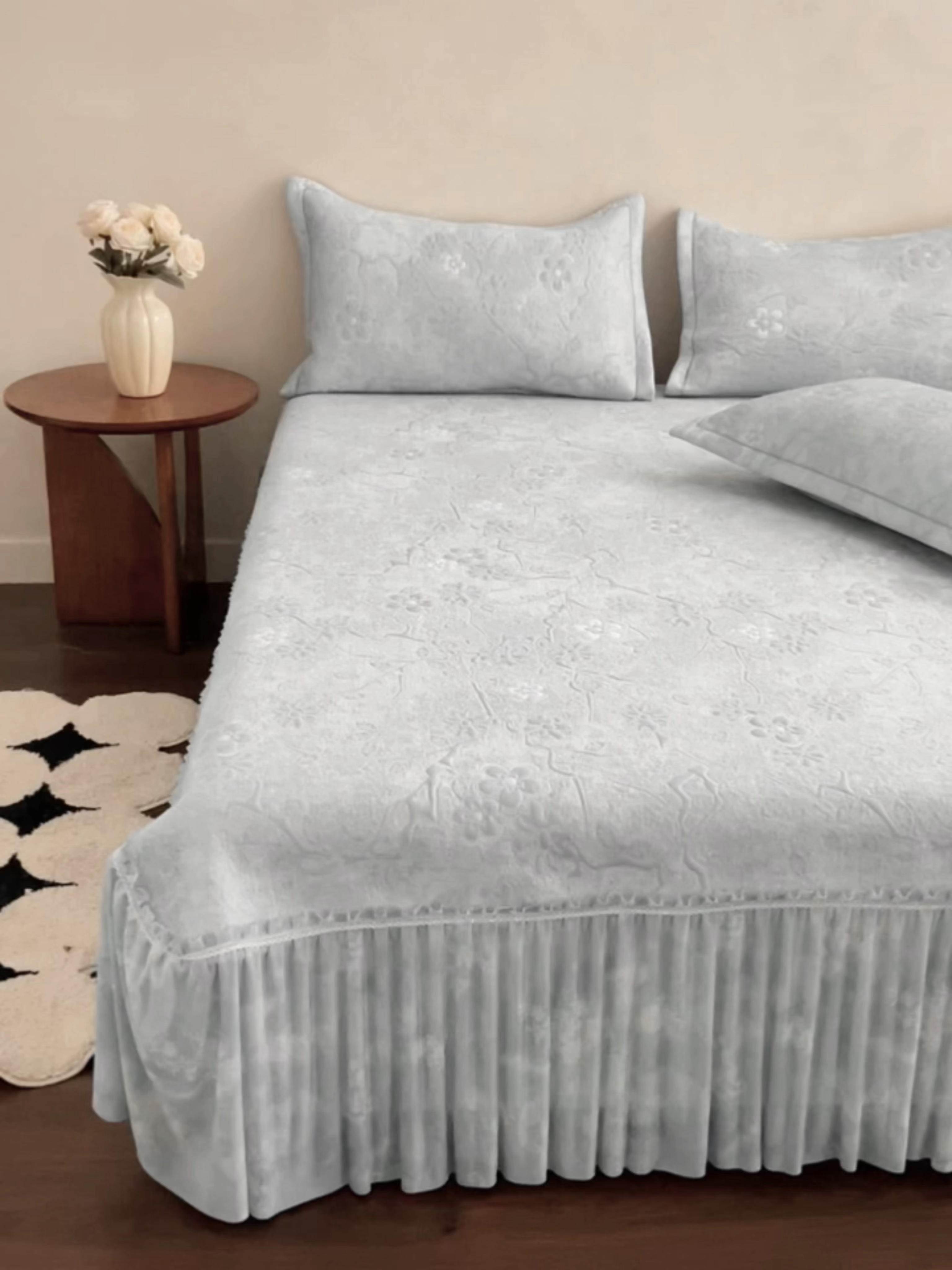 91家纺网 家纺一手货源 找家纺 宅家居 2026春夏新款PE高分子复合软提花凉席豆豆席大床裙三件套-暗香系列 暗香-灰色