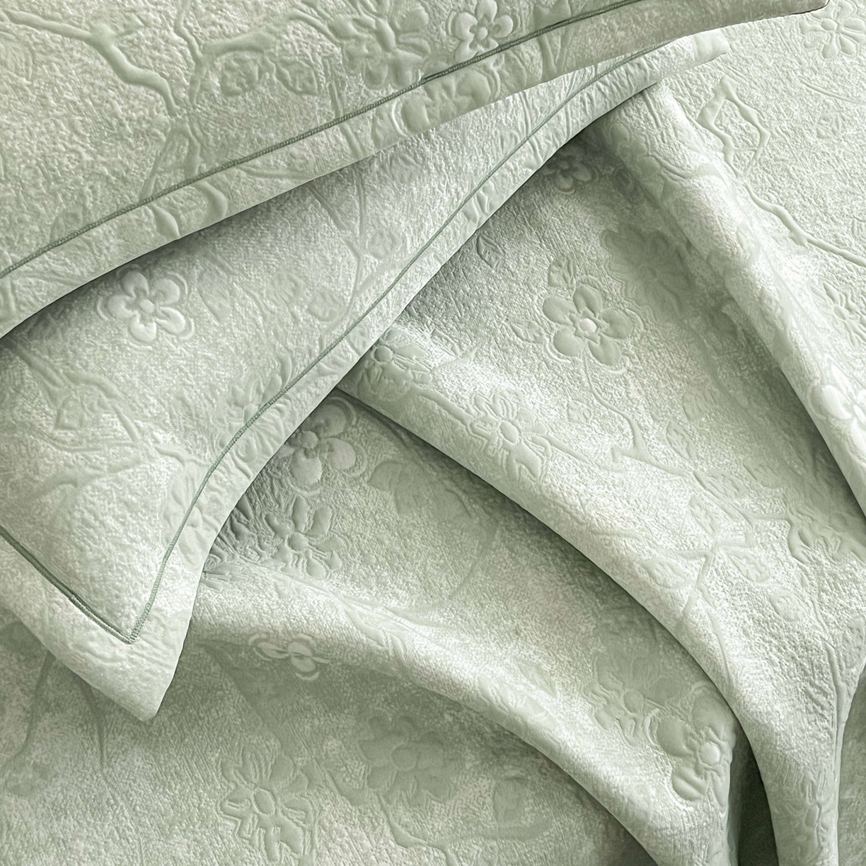 91家纺网 家纺一手货源 找家纺 宅家居 2026春夏新款PE高分子复合软提花凉席豆豆席大床裙三件套-暗香系列 暗香-绿色