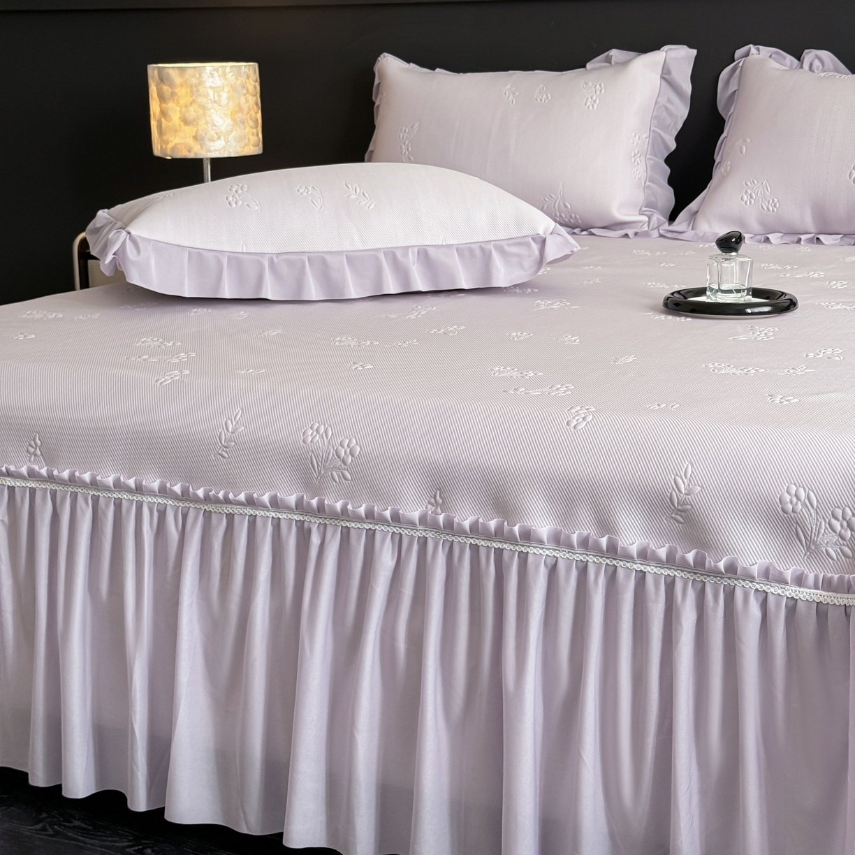 91家纺网 家纺一手货源 找家纺 宅家居 2026春夏新款PE高分子复合软凉席豆豆席大床裙三件套-小花系列 小花-紫色