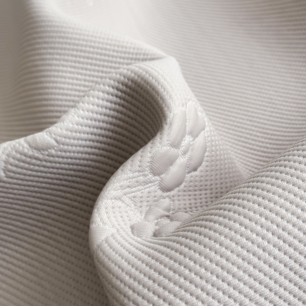 91家纺网 家纺一手货源 找家纺 宅家居 2026春夏新款PE高分子复合软凉席豆豆席大床裙三件套-小花系列 小花-卡其