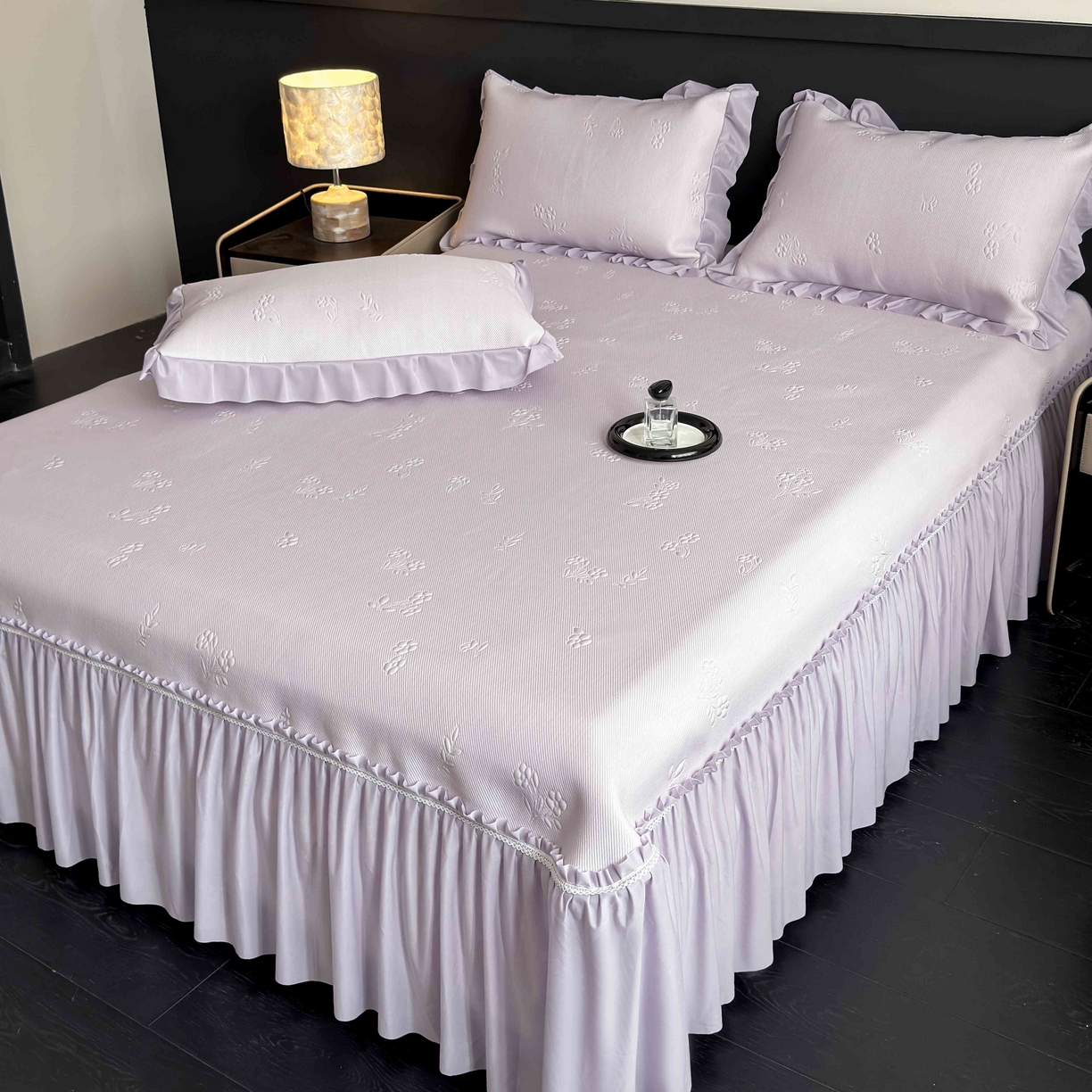 91家纺网 家纺一手货源 找家纺 宅家居 2026春夏新款PE高分子复合软凉席豆豆席大床裙三件套-小花系列 小花-紫色