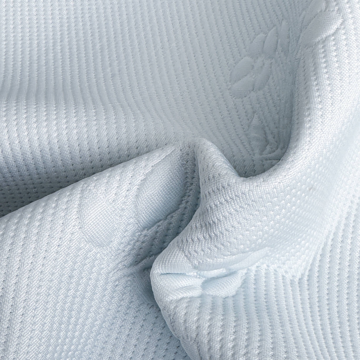 91家纺网 家纺一手货源 找家纺 宅家居 2026春夏新款PE高分子复合软凉席豆豆席大床裙三件套-小花系列 小花-天蓝