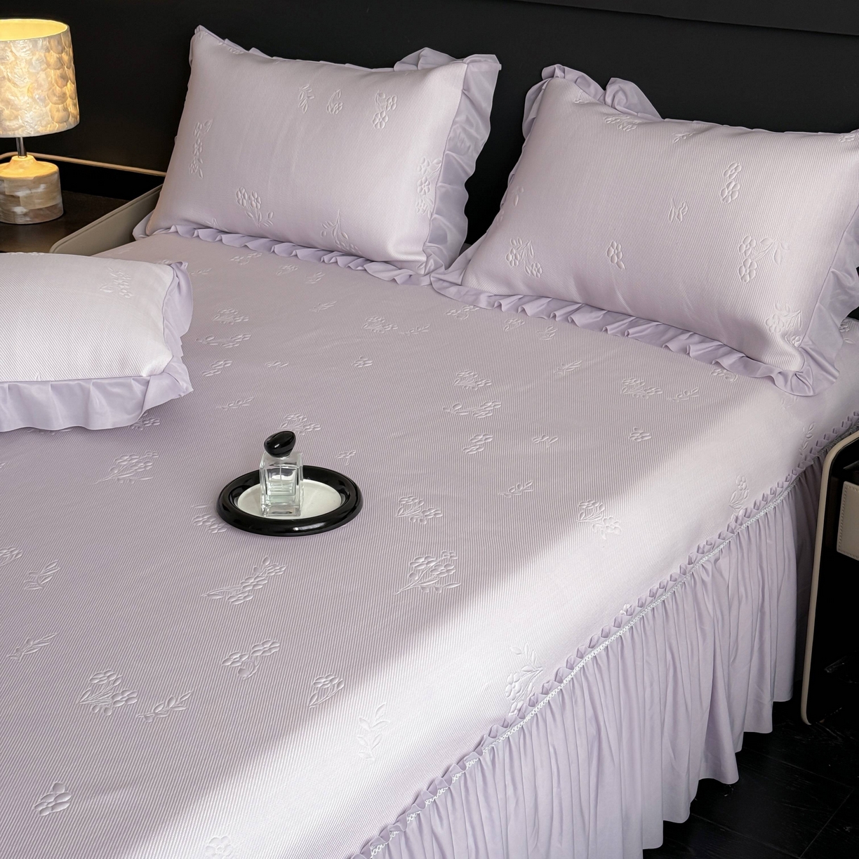 91家纺网 家纺一手货源 找家纺 宅家居 2026春夏新款PE高分子复合软凉席豆豆席大床裙三件套-小花系列 小花-紫色