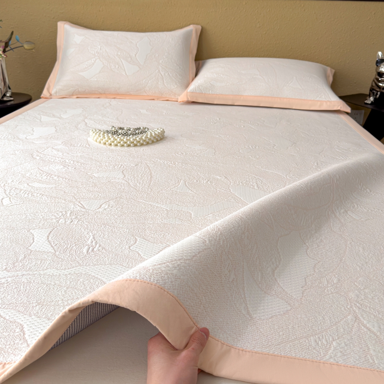 91家纺网 家纺一手货源 找家纺 耀悦家纺 2026年新款乙纶华夫格冰丝凉席床笠款ins风轻奢简约风凉席席子 家大叶大-贝壳粉-床席款