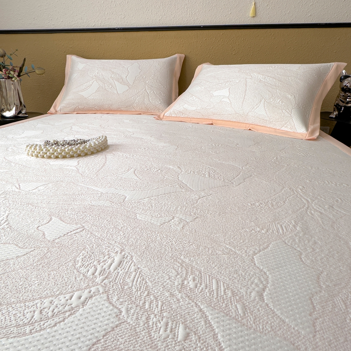 91家纺网 家纺一手货源 找家纺 耀悦家纺 2026年新款乙纶华夫格冰丝凉席床笠款ins风轻奢简约风凉席席子 家大叶大-贝壳粉-床席款