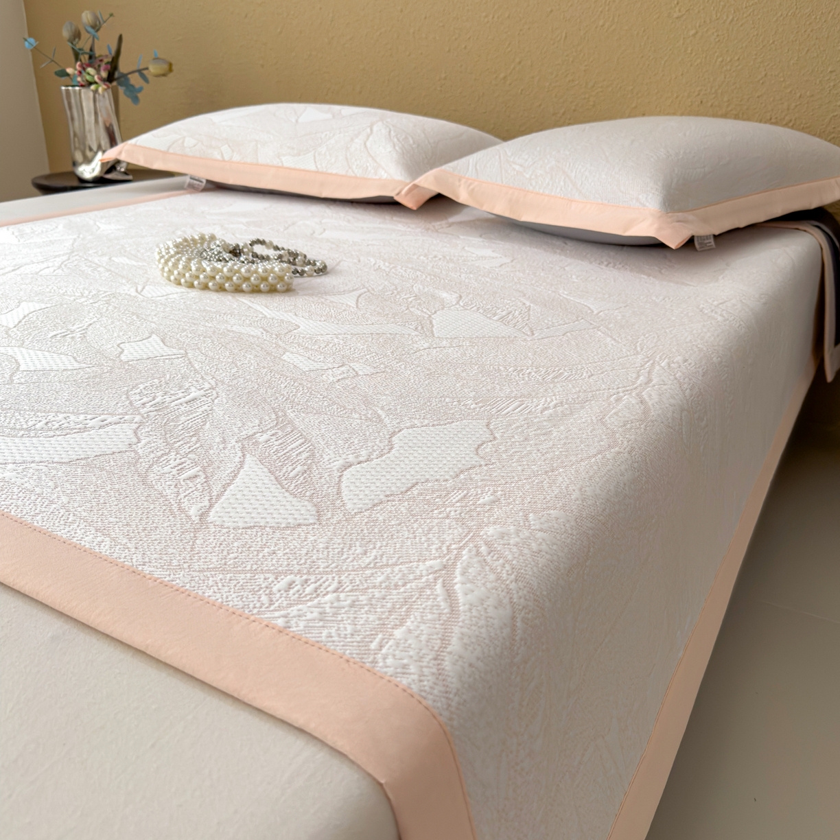 91家纺网 家纺一手货源 找家纺 耀悦家纺 2026年新款乙纶华夫格冰丝凉席床笠款ins风轻奢简约风凉席席子 家大叶大-贝壳粉-床席款