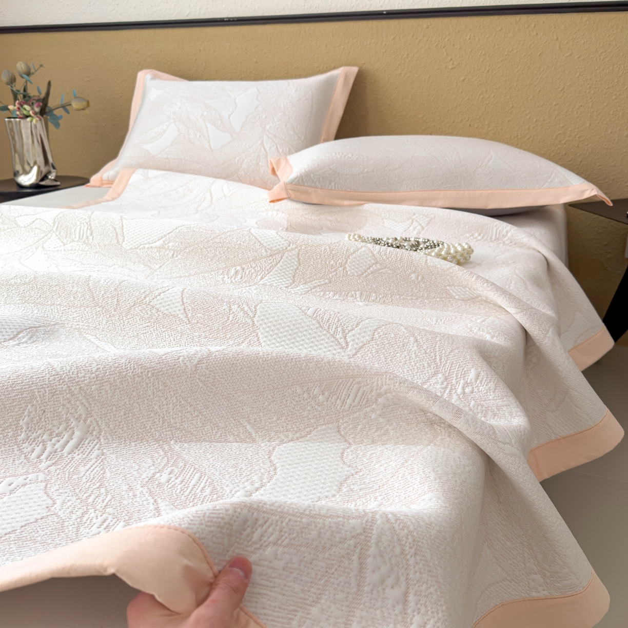 91家纺网 家纺一手货源 找家纺 耀悦家纺 2026年新款乙纶华夫格冰丝凉席床笠款ins风轻奢简约风凉席席子 家大叶大-贝壳粉-床席款